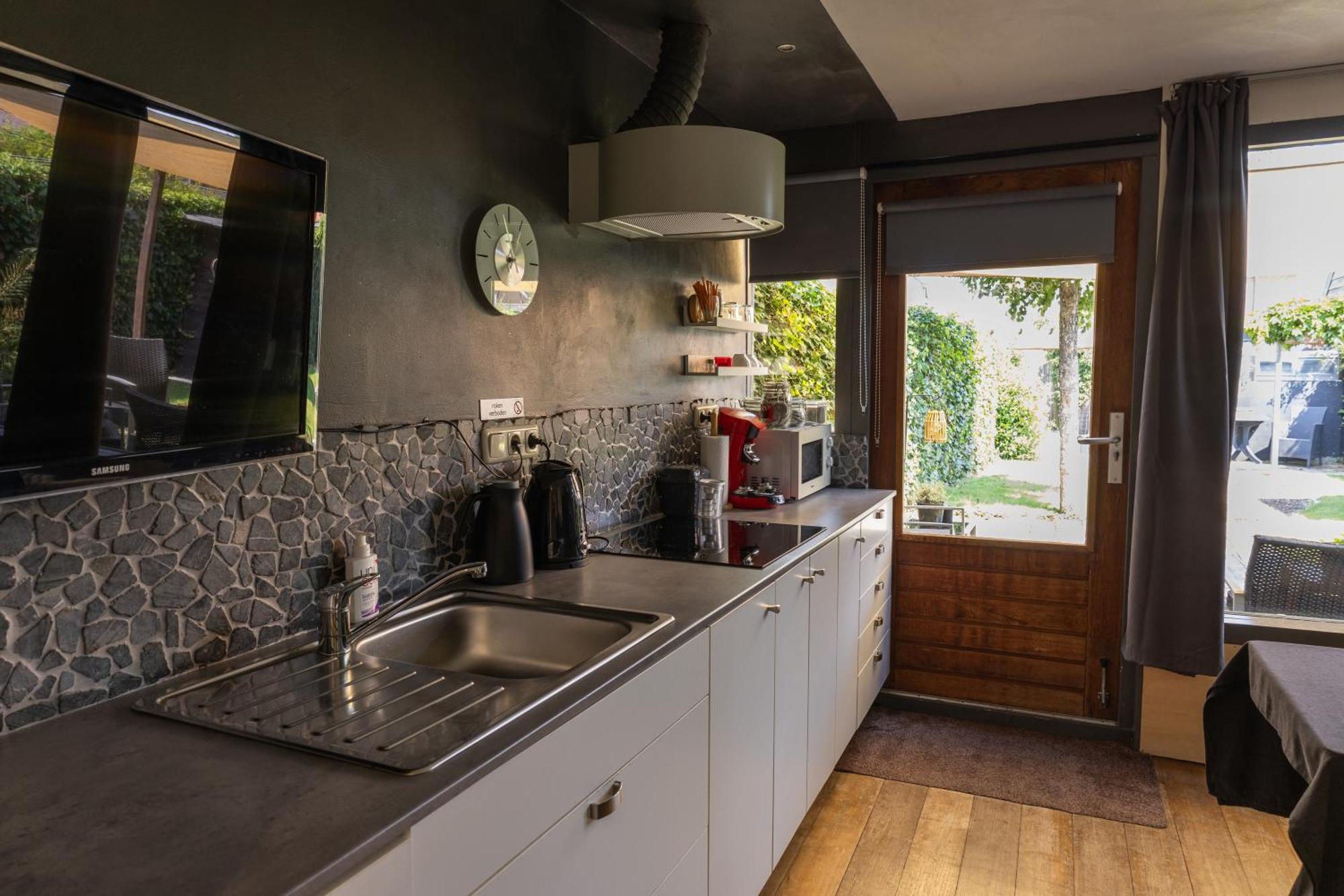 Bed & Breakfast 28 Appartement Met Prive Tuin Άσσεν Εξωτερικό φωτογραφία